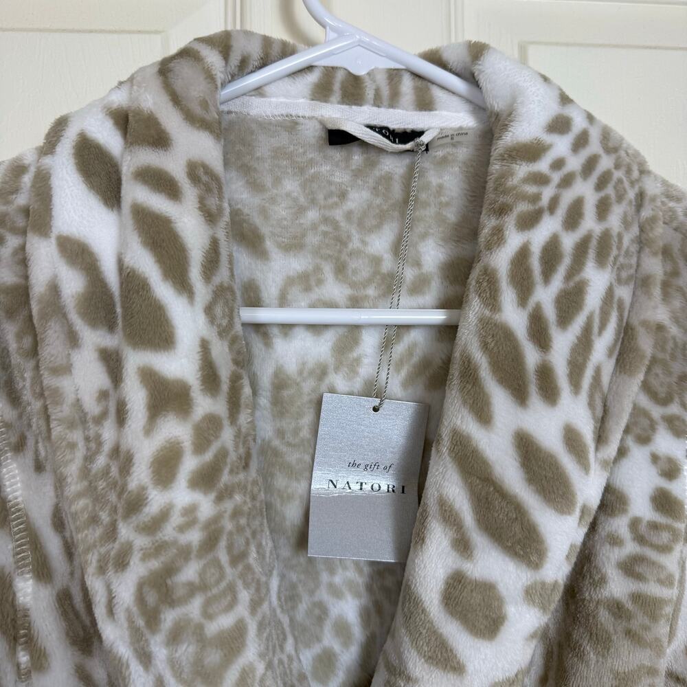 Natori Soft Plush Robe Tan Leopard NEW Size Small - Picture 3 of 6